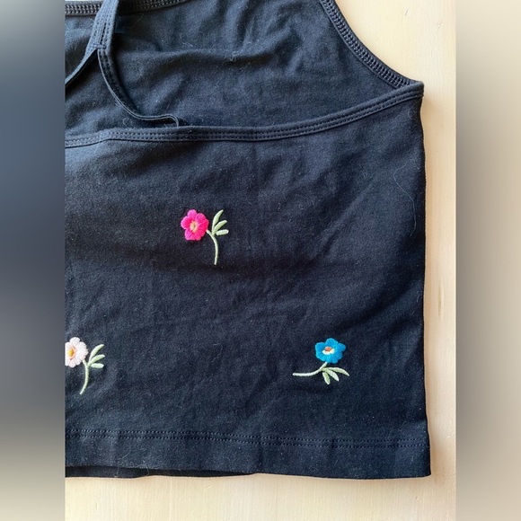 NWOT VS PINK Black Floral Embroidered Cropped Cami - Picture 3 of 4